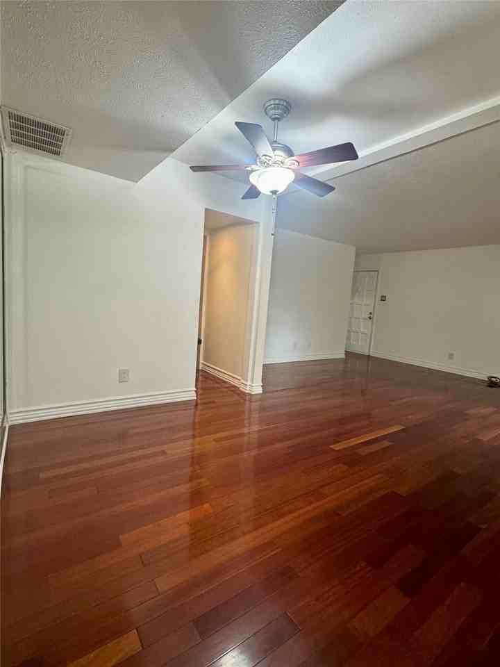 2805 Rio Branco St #105G - Photo 2 of 17