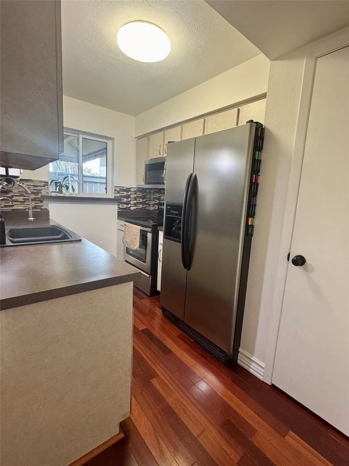2805 Rio Branco St #105G - Photo 3 of 17