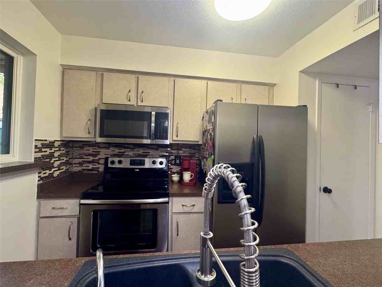 2805 Rio Branco St #105G - Photo 4 of 17