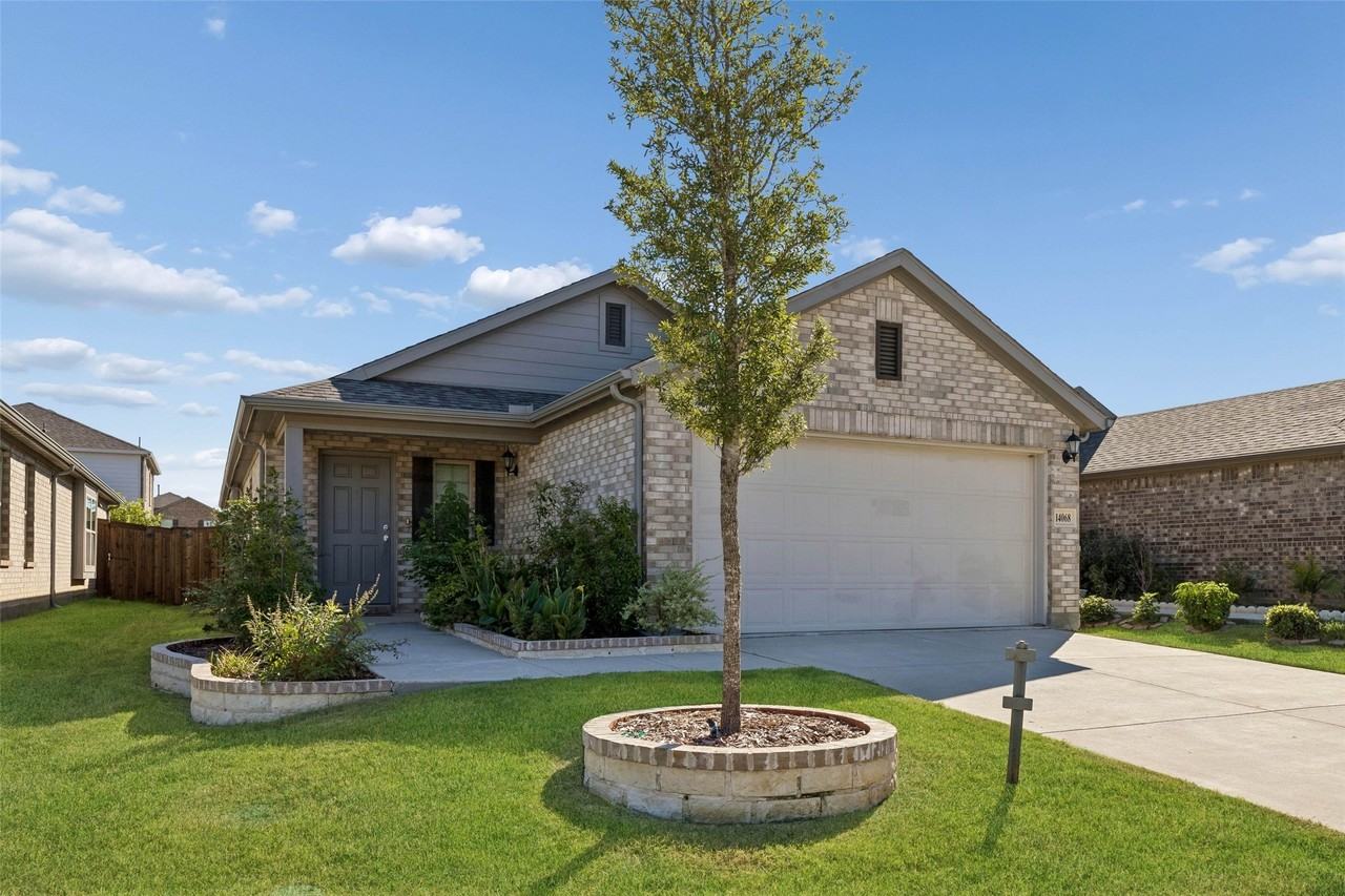 14068 Drover St - Photo 3 of 30
