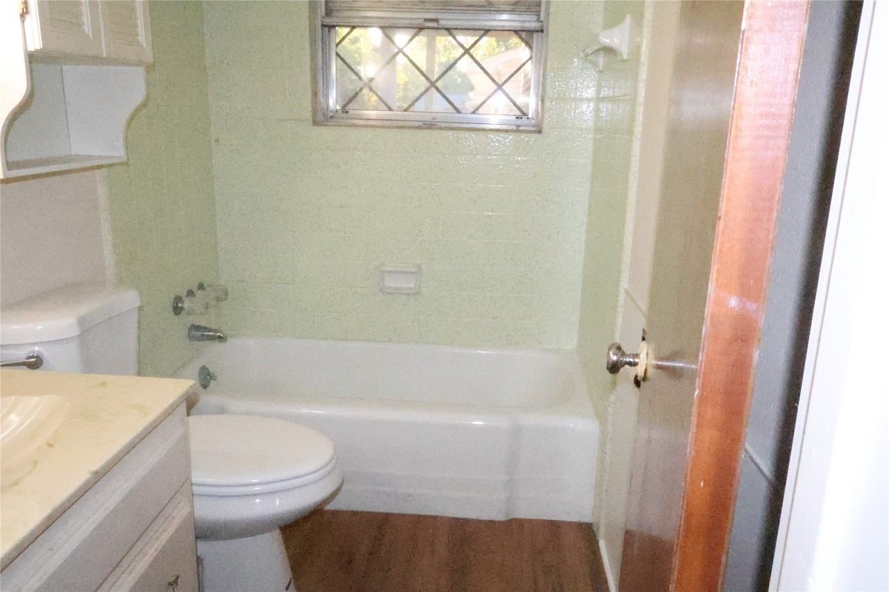 1202 Alamo Ln - Photo 5 of 10