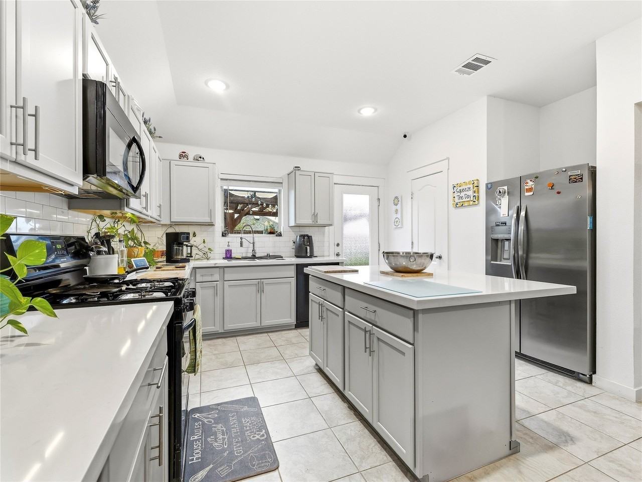 2403 Neff Ln - Photo 4 of 30