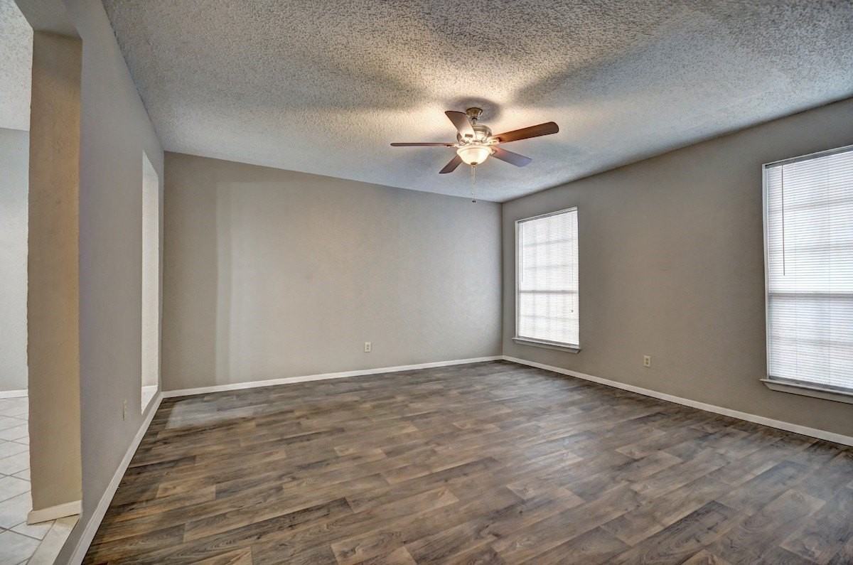 707 E Shady Grove Rd - Photo 3 of 17