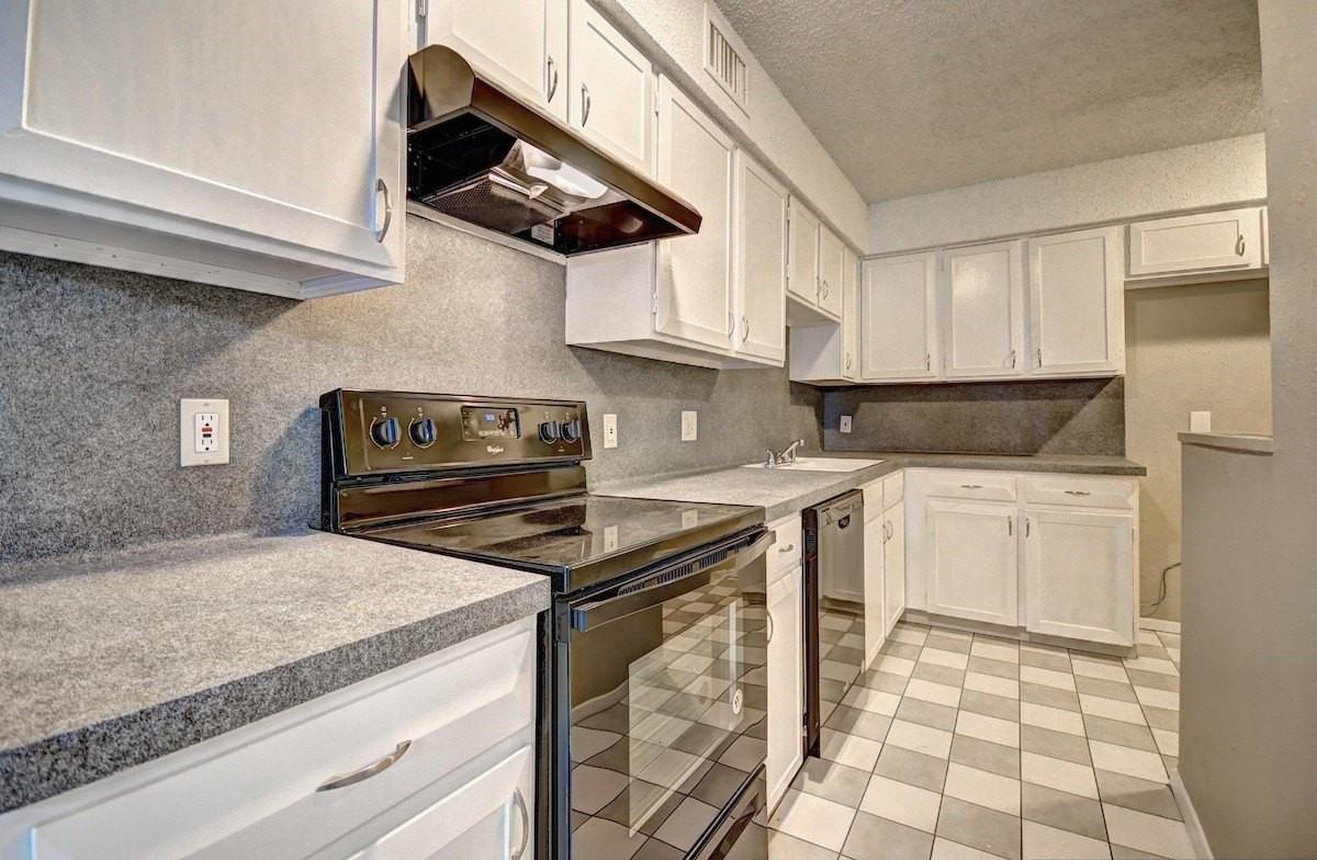 707 E Shady Grove Rd - Photo 5 of 17