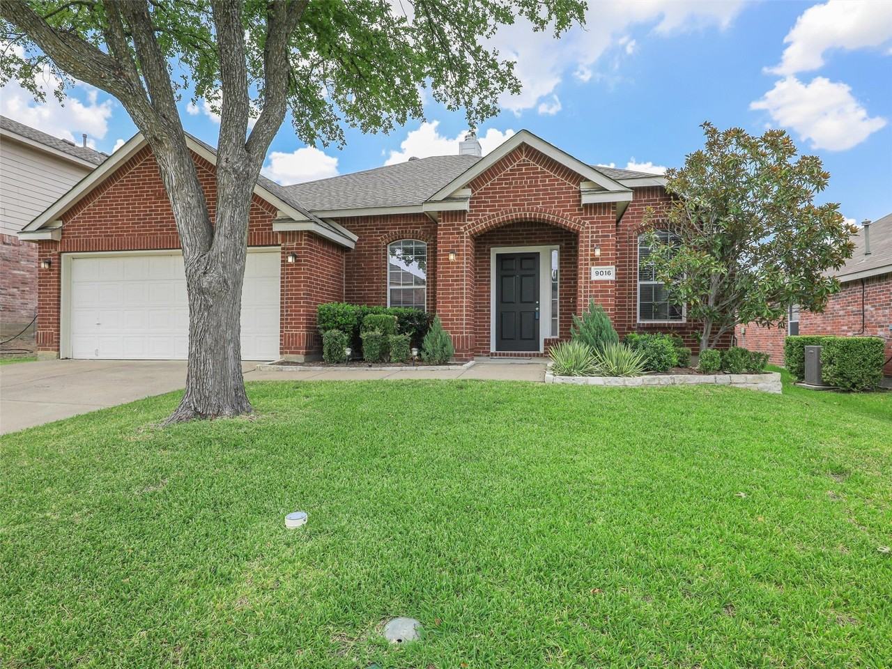 9016 Boone Dr - Photo 2 of 30