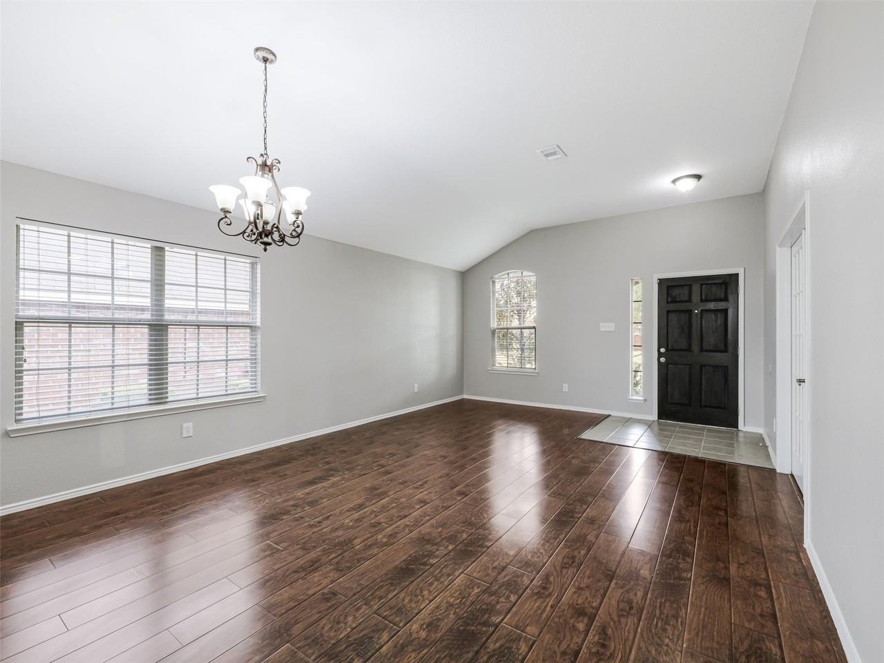 9016 Boone Dr - Photo 4 of 30