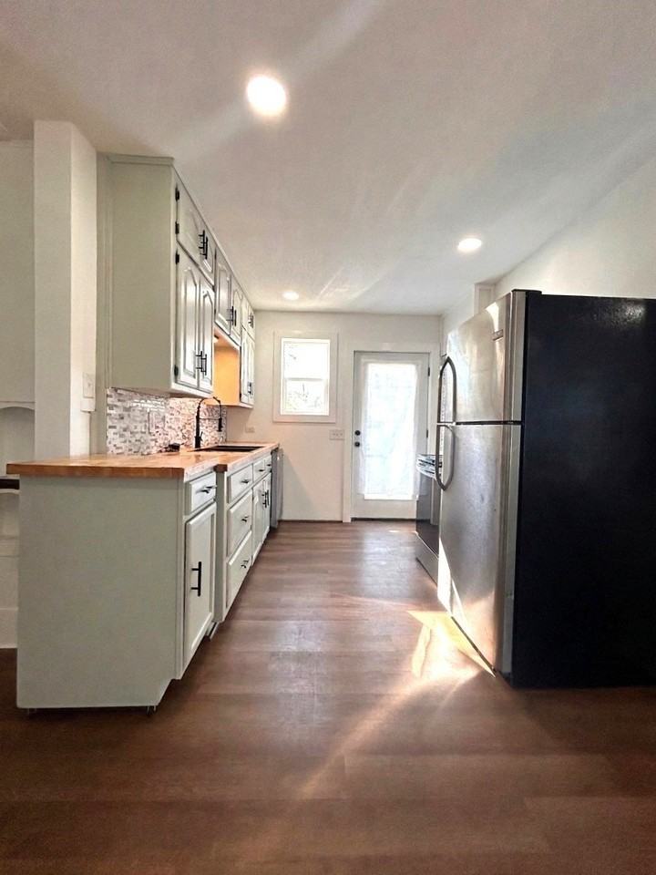 1120 N Ross Ave - Photo 5 of 13