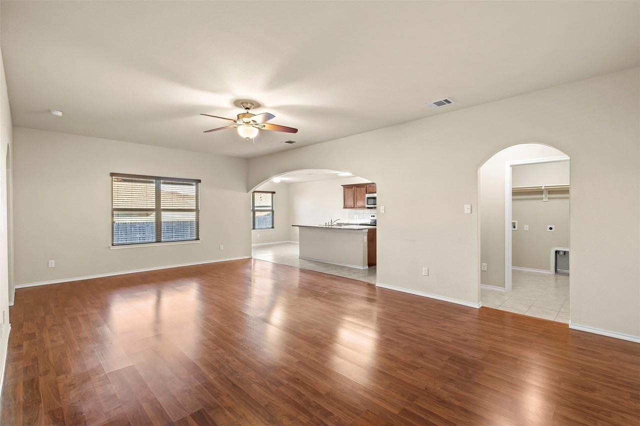 1547 Meadowlake Dr - Photo 5 of 26