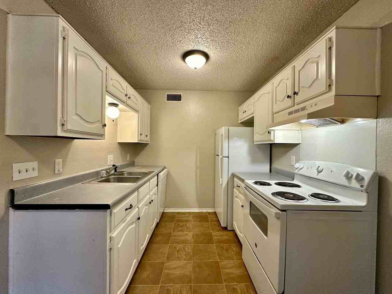1421 S 12th St #112 - Photo 5 of 12