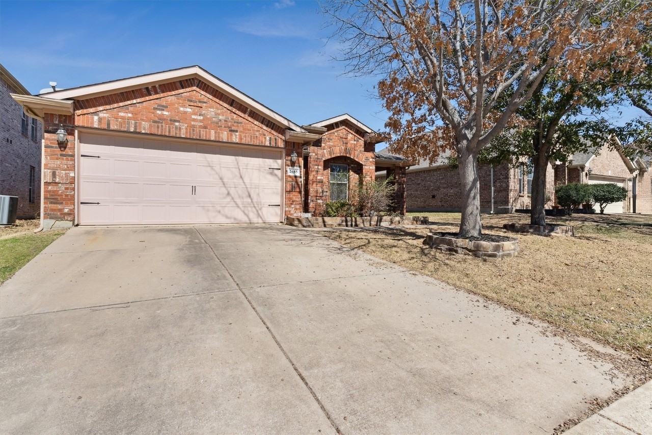 2685 Calmwater Dr - Photo 3 of 36