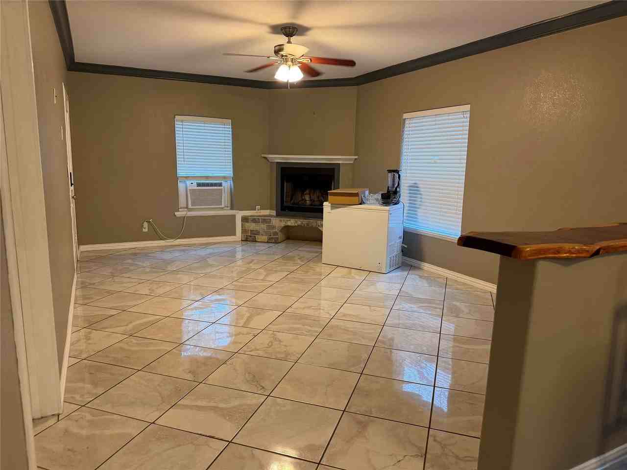 302 Cherry St - Photo 5 of 8