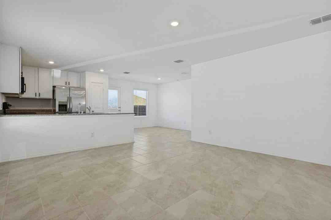 400 Dewberry St - Photo 2 of 12