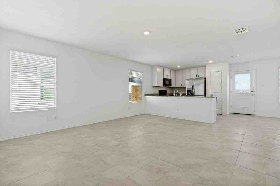 400 Dewberry St - Photo 3 of 12