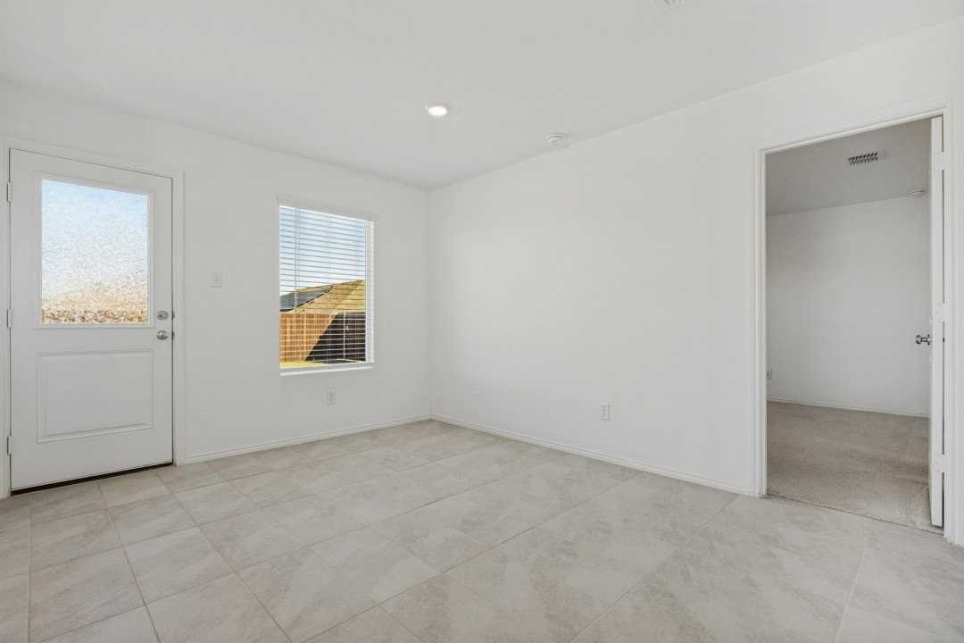 400 Dewberry St - Photo 5 of 12