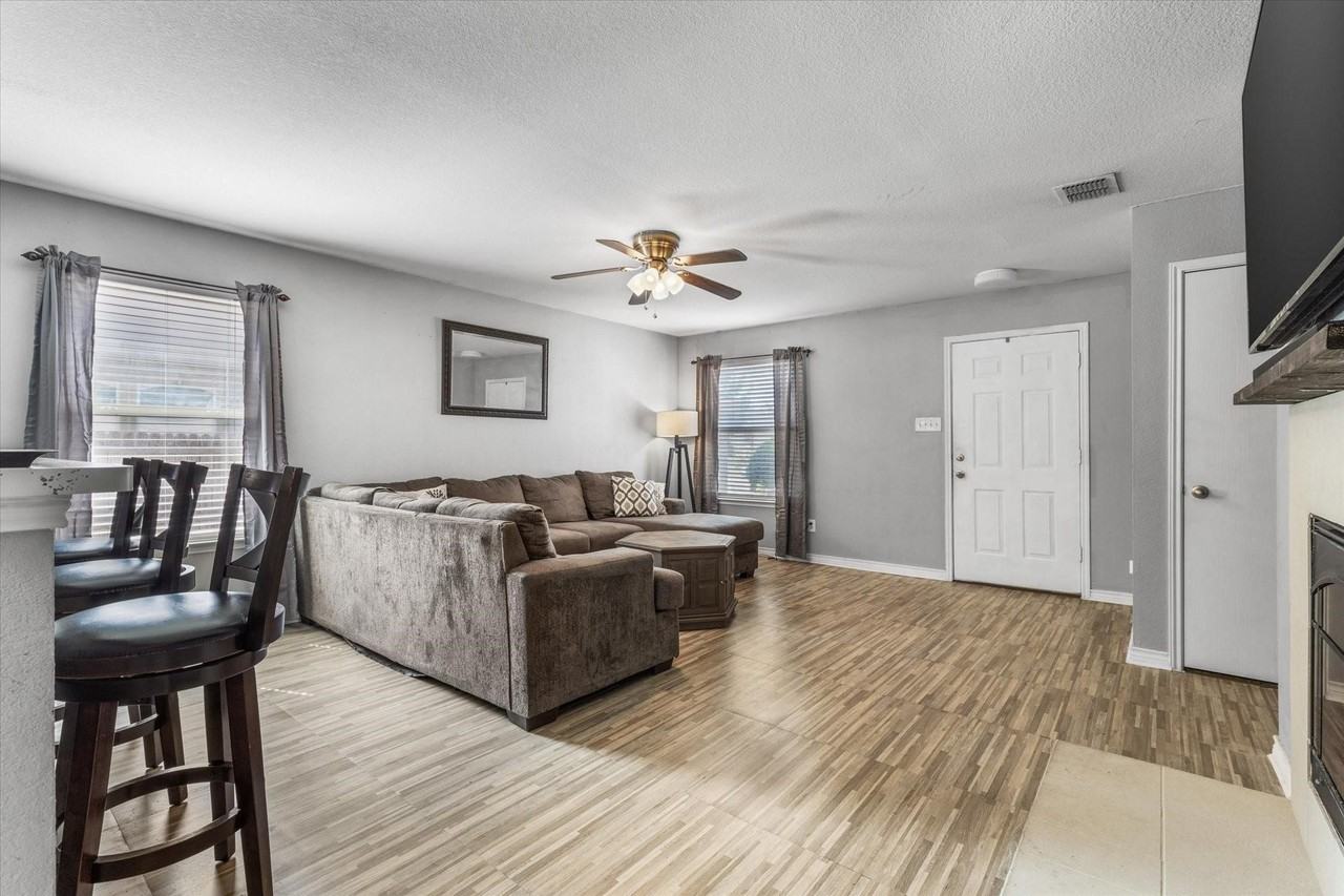 8610 Mountain Blf - Photo 5 of 17