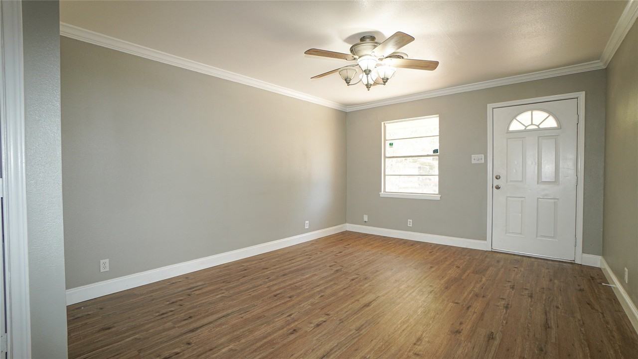 112 Cherokee St - Photo 4 of 20