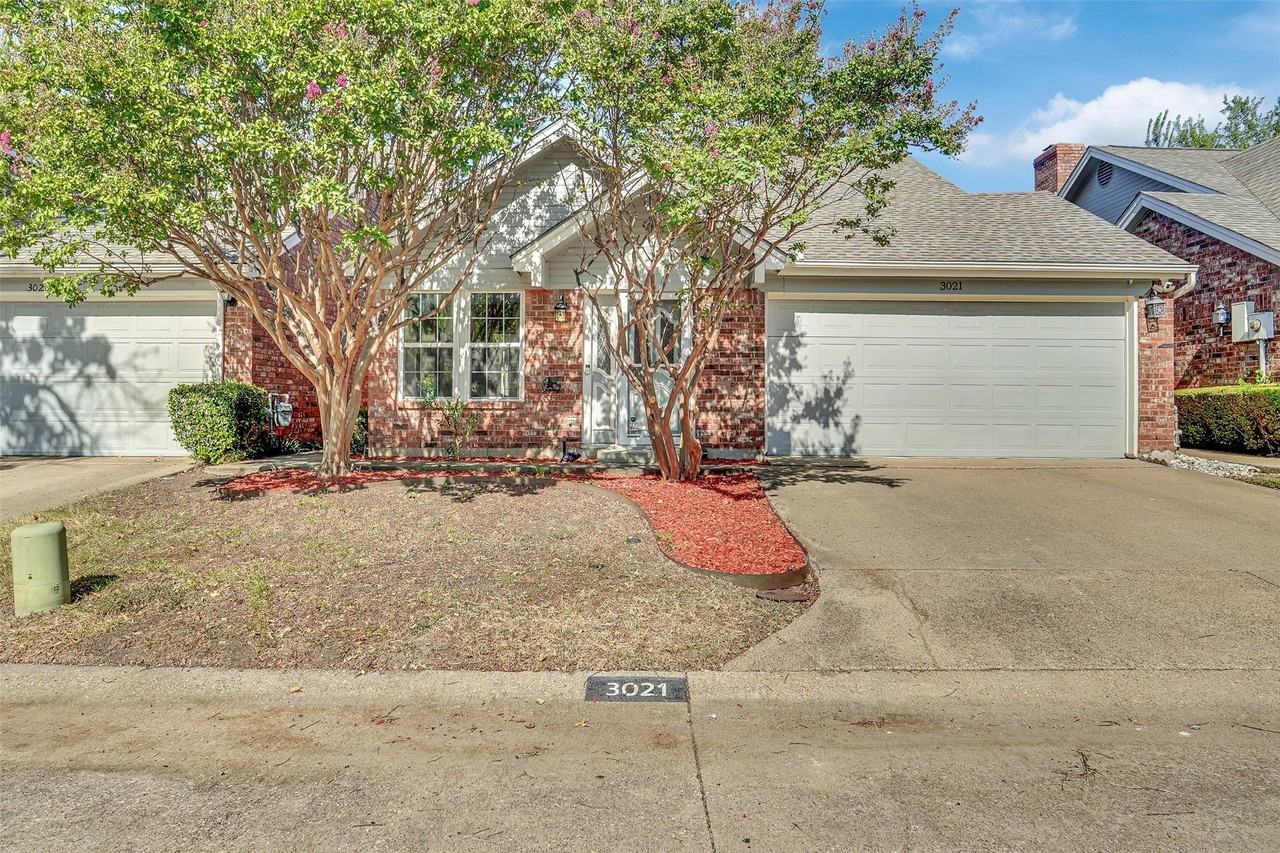 3021 Waterfront Cir - Photo 2 of 28