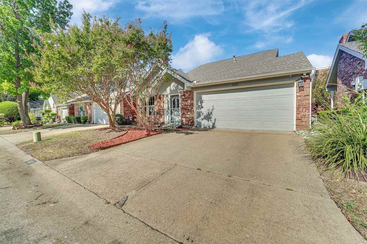 3021 Waterfront Cir - Photo 3 of 28