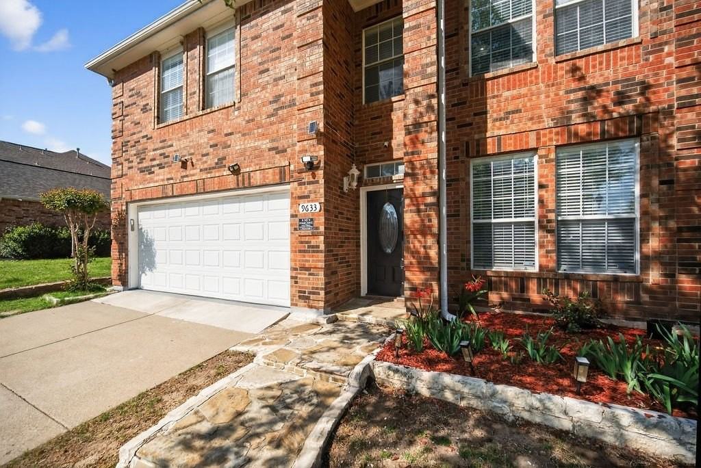 9633 Anns Way - Photo 4 of 40
