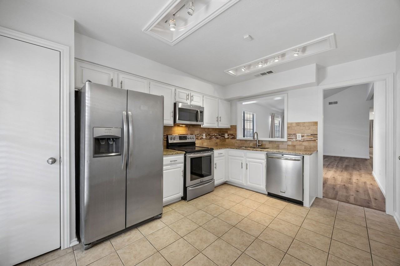 6238 Winton St - Photo 4 of 12
