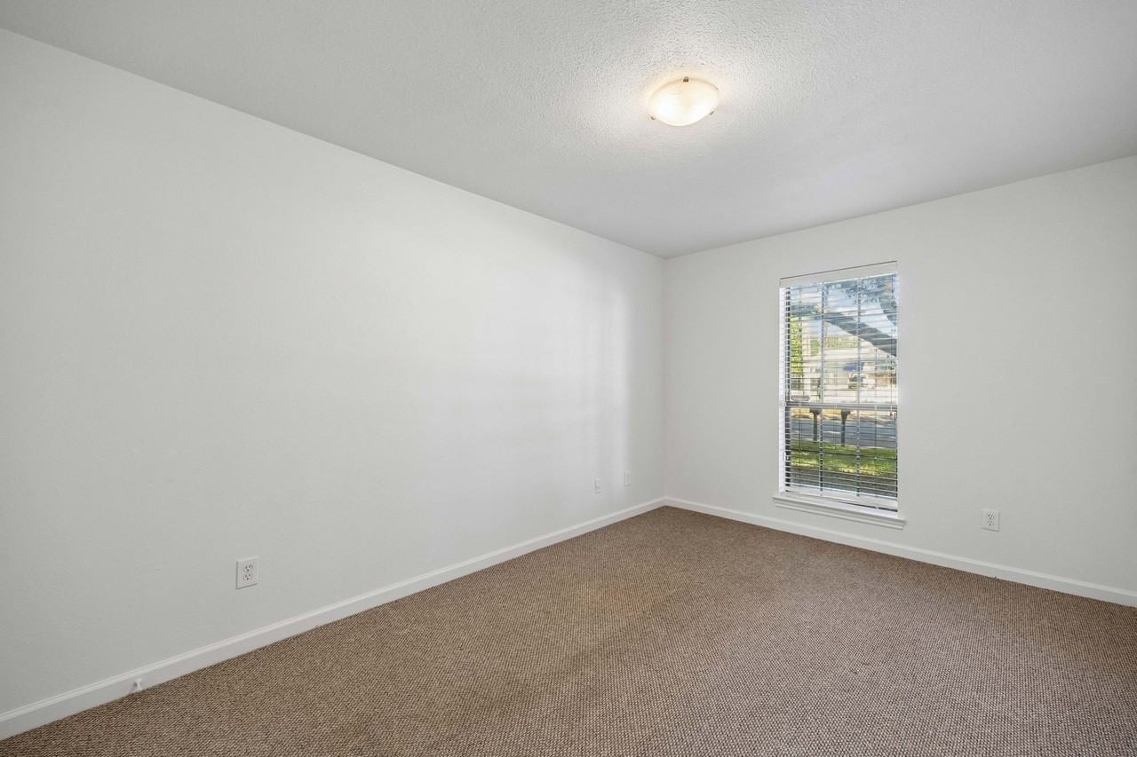 6238 Winton St - Photo 6 of 12