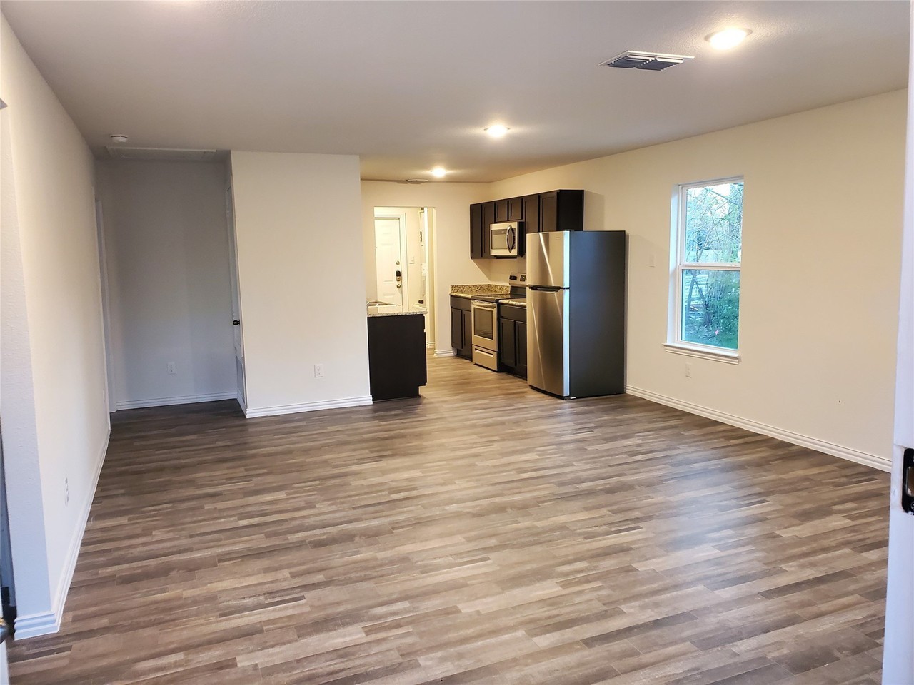 201 S 2nd St - Photo 2 of 10