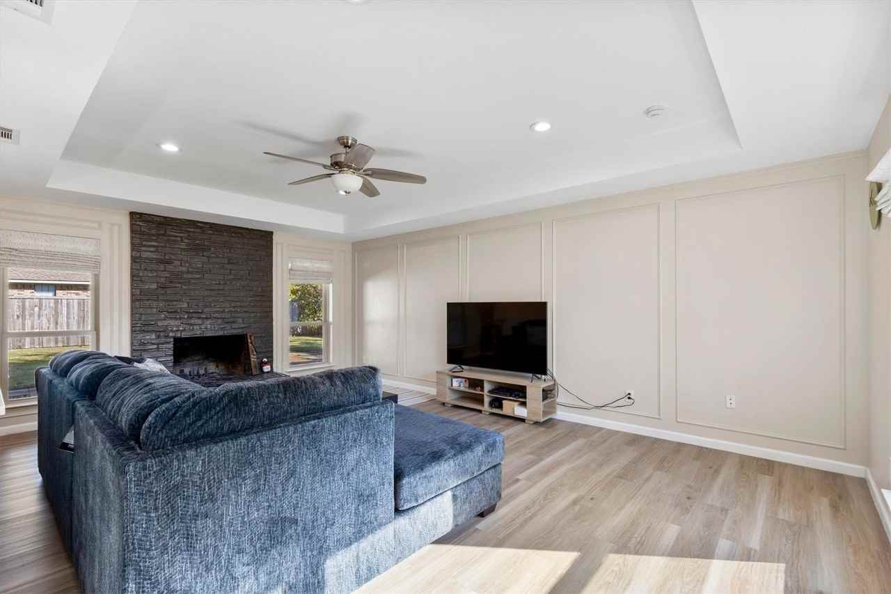 2101 Covered Wagon Dr - Photo 3 of 31