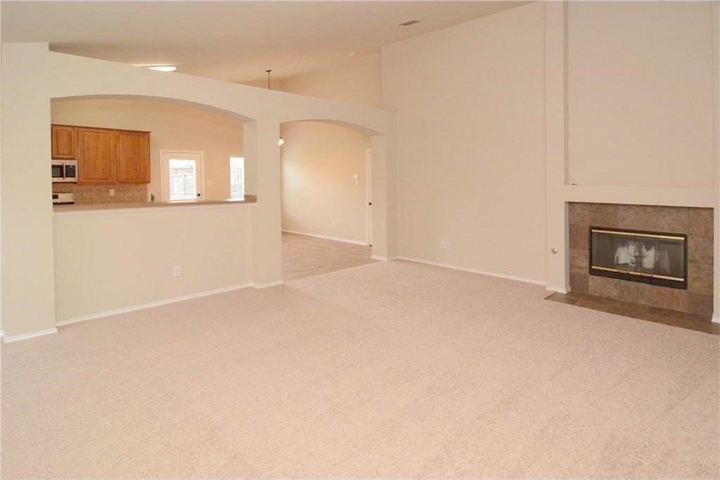 11159 Snyder Dr - Photo 4 of 15