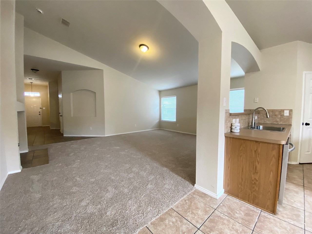11159 Snyder Dr - Photo 7 of 15