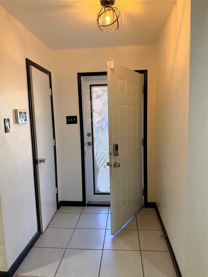 118 Country Bend Dr - Photo 2 of 11
