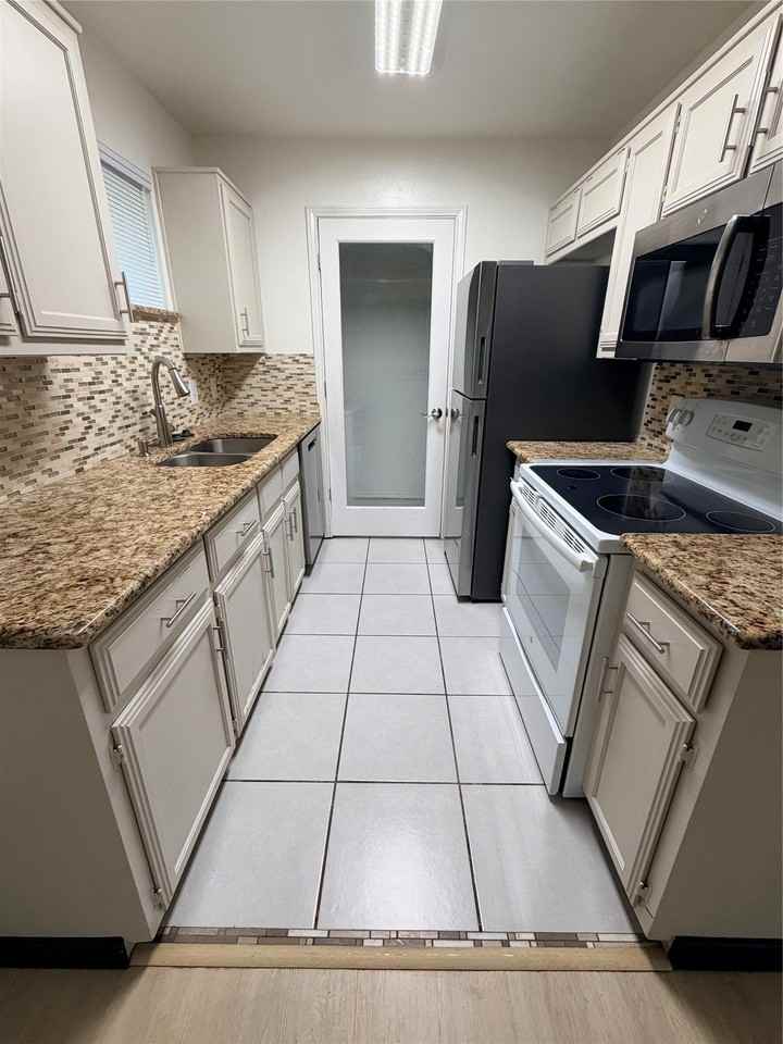 118 Country Bend Dr - Photo 3 of 11