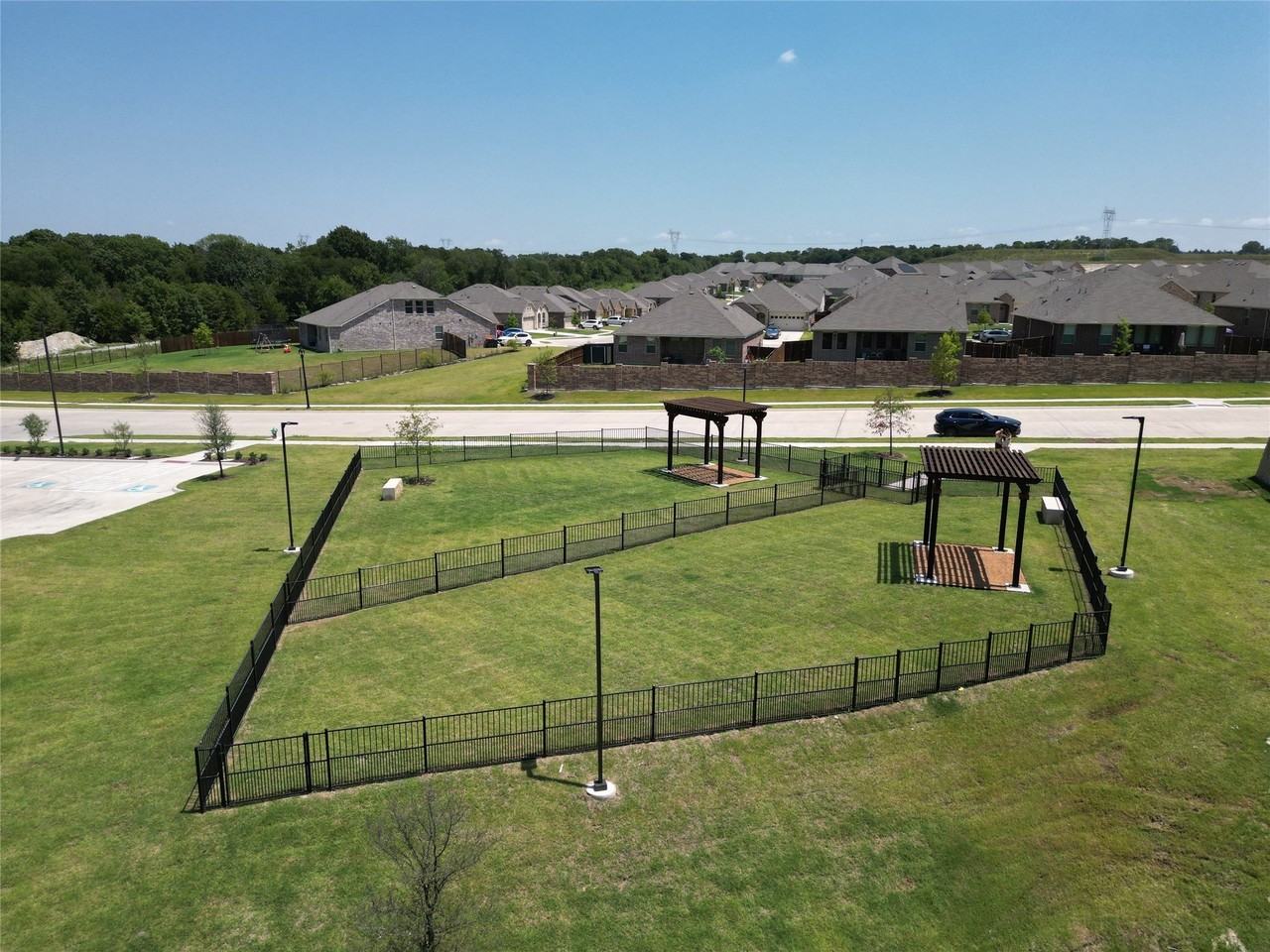 3064 Ashbrook Ln - Photo 4 of 16