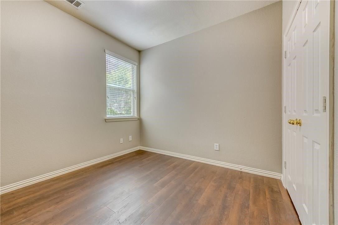 2300 Reston Dr - Photo 7 of 30