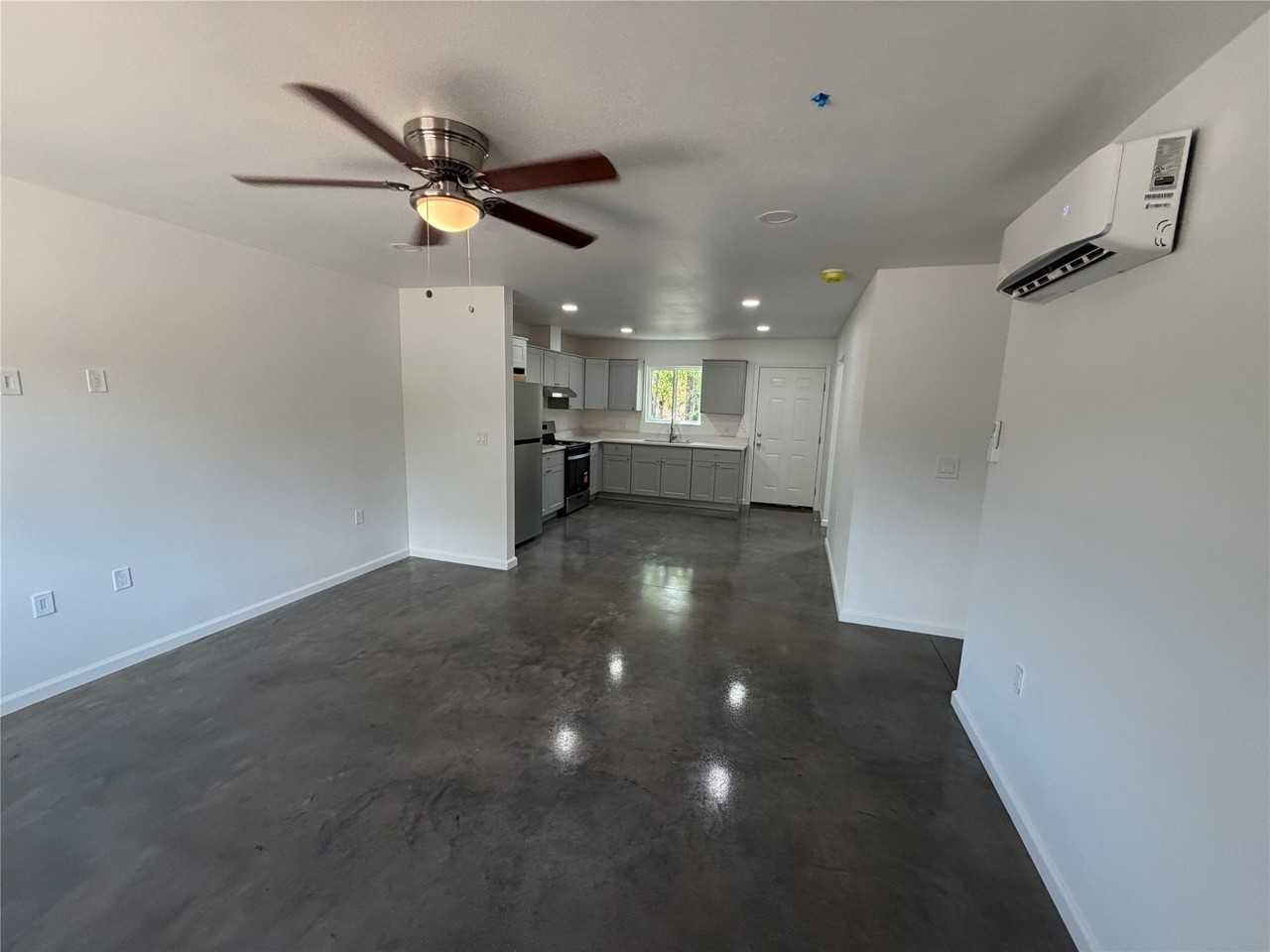 1501 Vine St - Photo 5 of 22