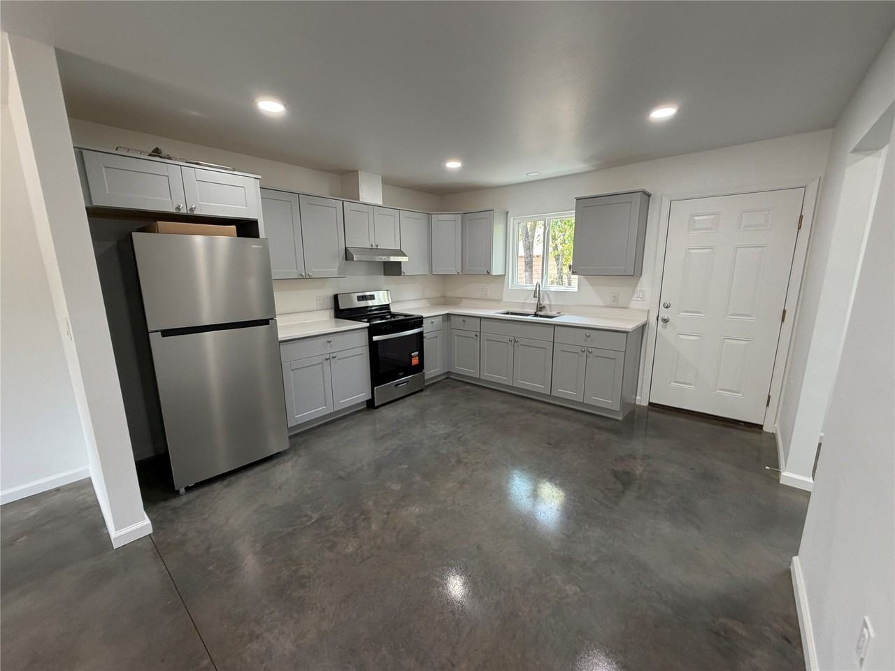 1501 Vine St - Photo 6 of 22