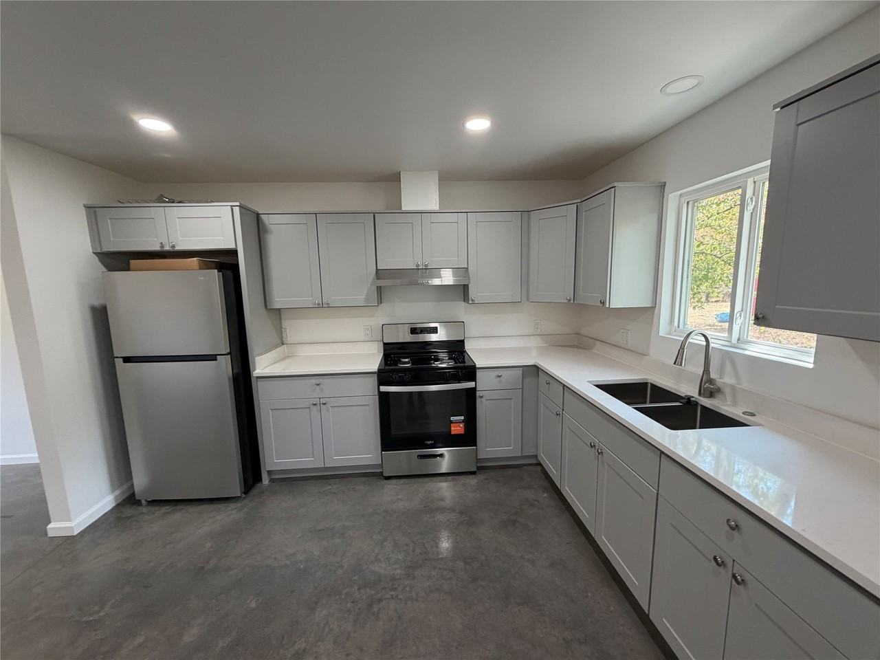 1501 Vine St - Photo 7 of 22