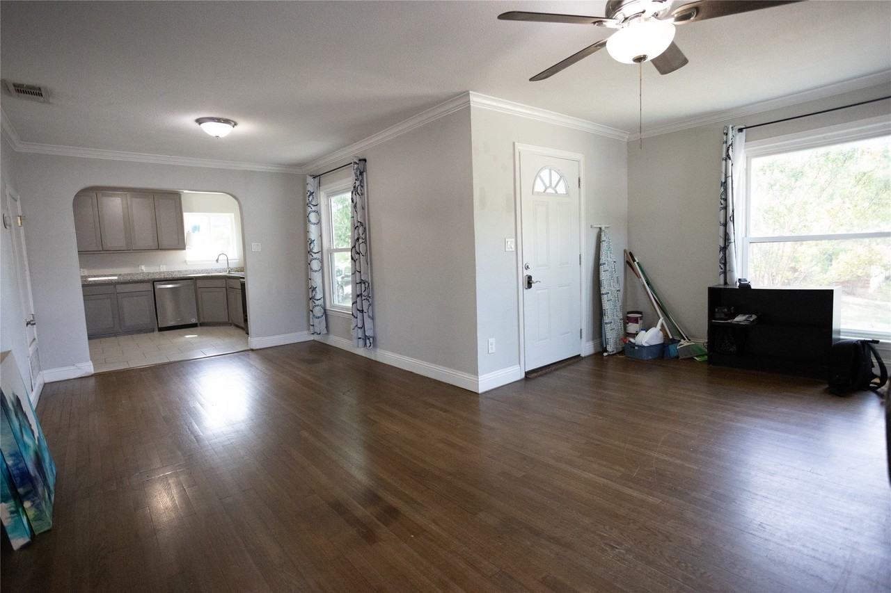 2121 San Jose Dr - Photo 2 of 31