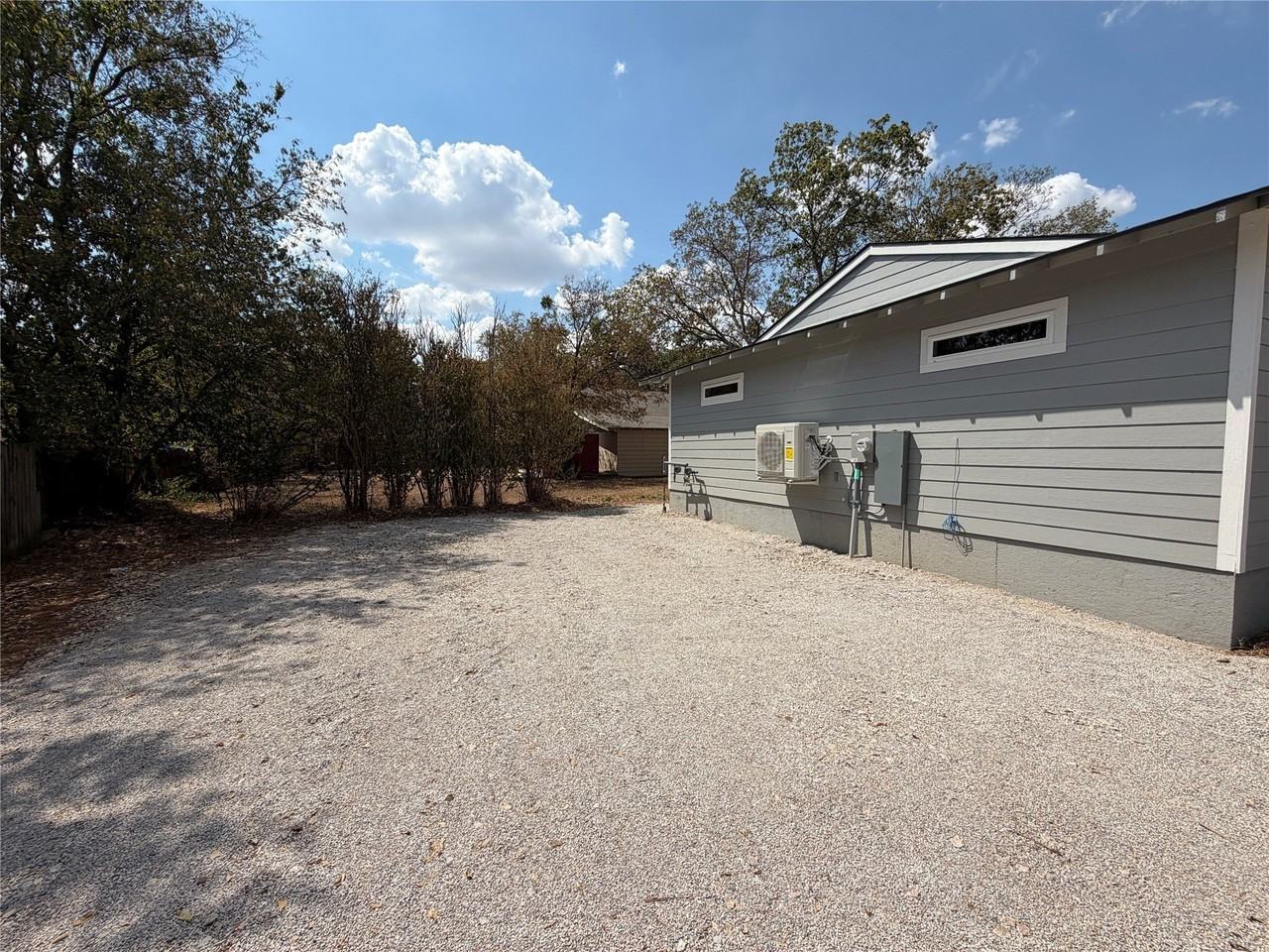 1503 Vine St - Photo 4 of 20