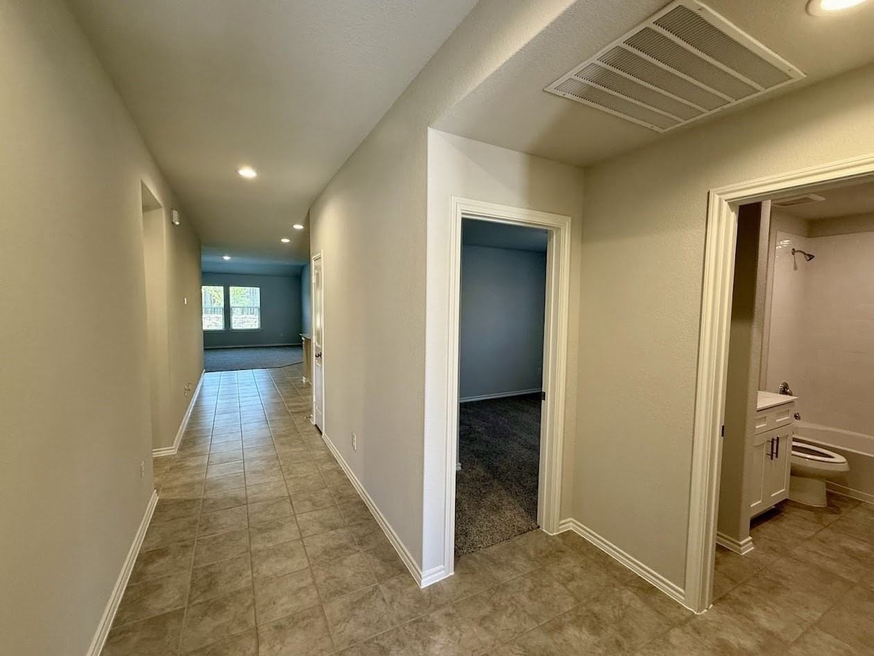 521 Bronze Cir W - Photo 5 of 26