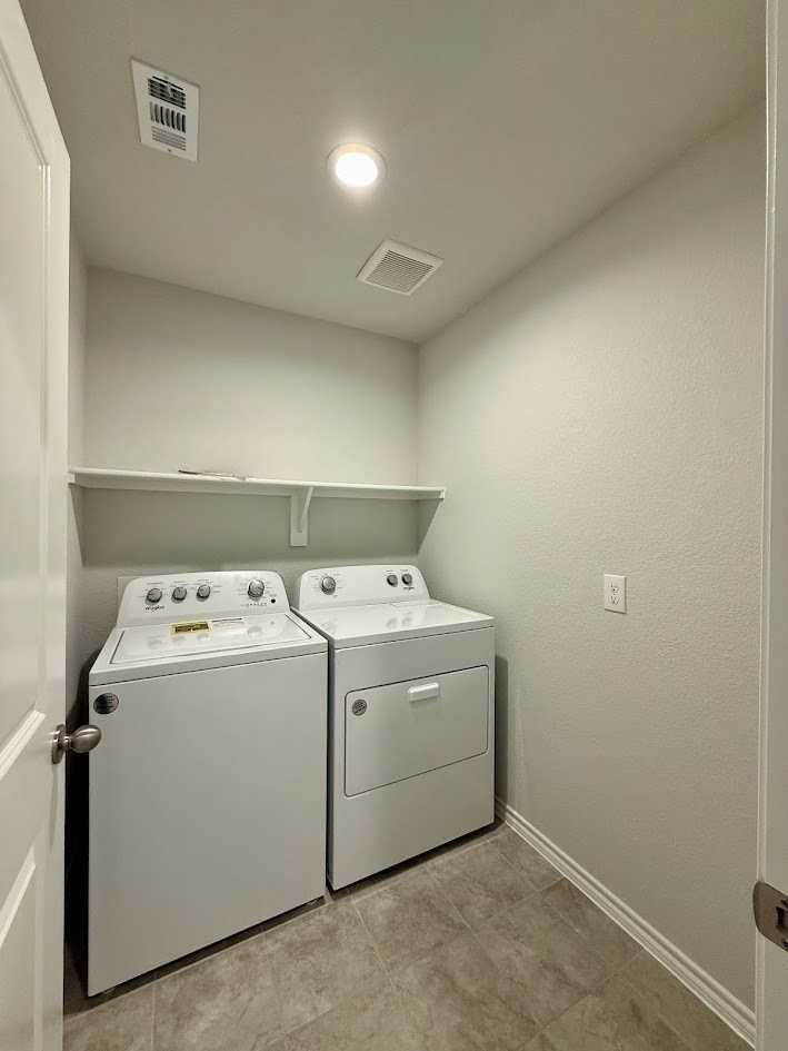 521 Bronze Cir W - Photo 6 of 26