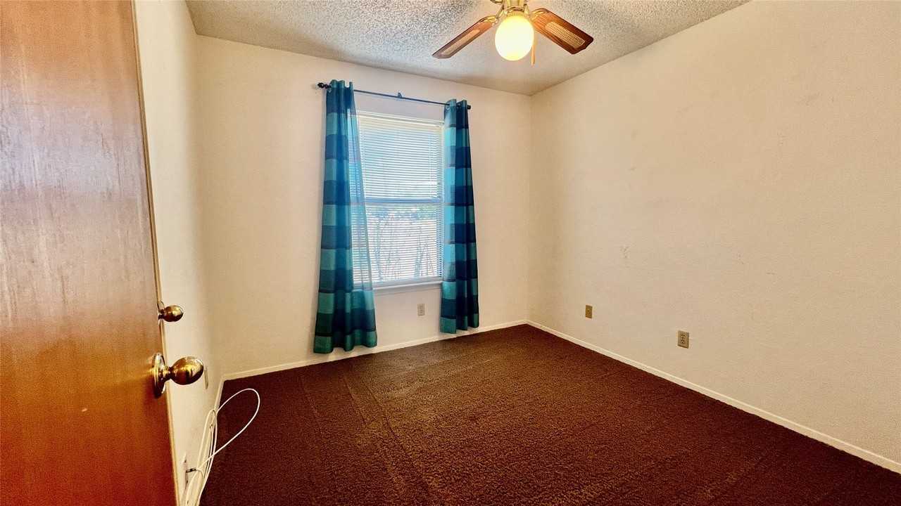 301 Garner Rd - Photo 5 of 9