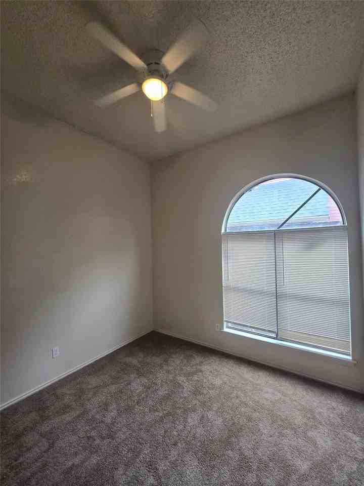 919 Gaynor Ave - Photo 4 of 10
