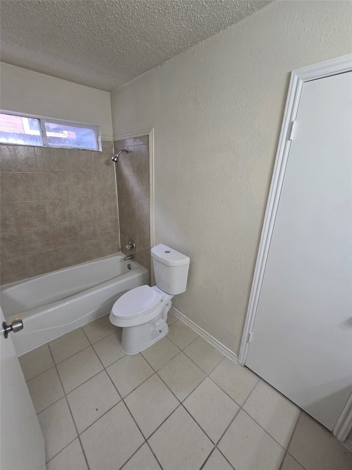919 Gaynor Ave - Photo 6 of 10
