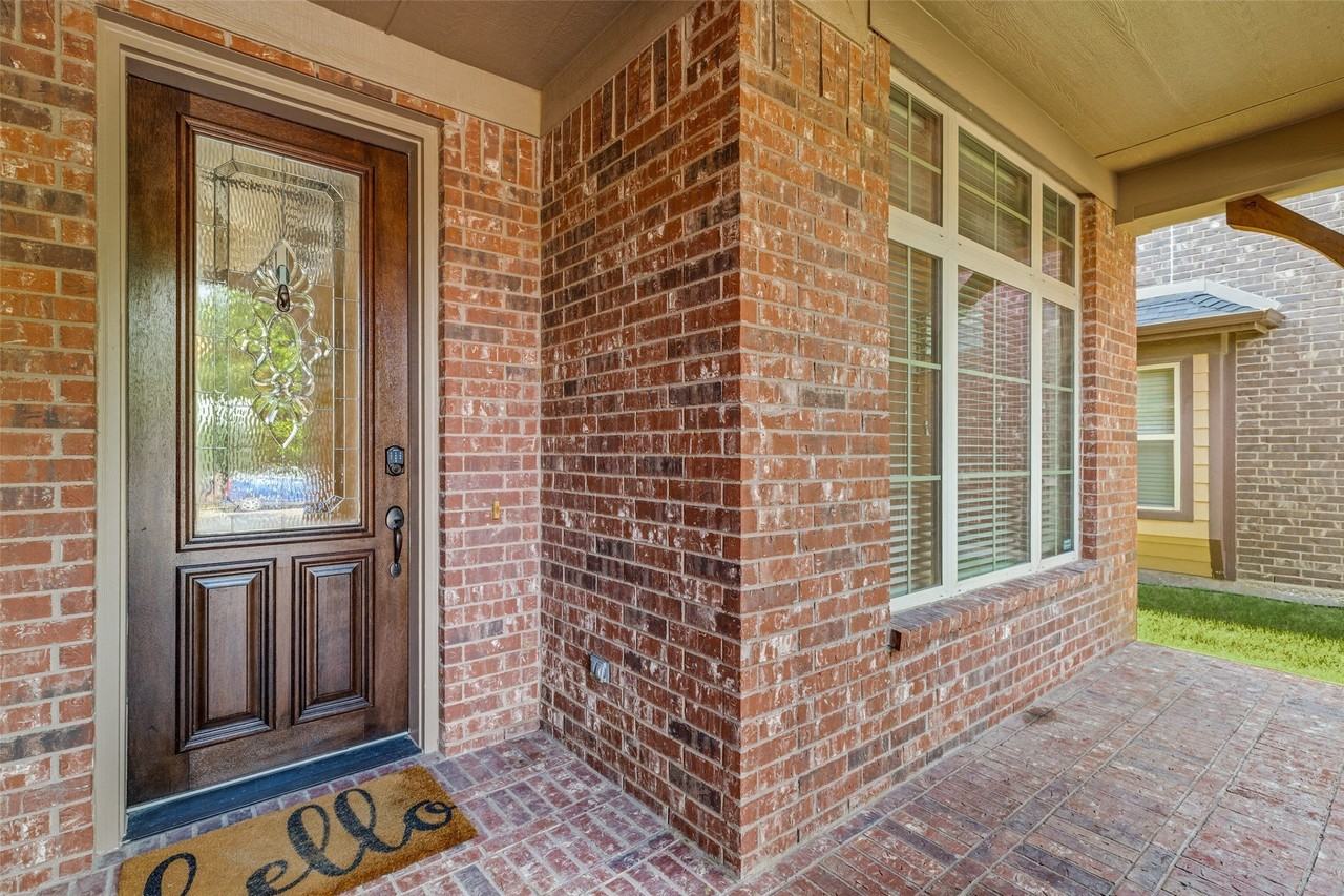 1100 Brendan Dr - Photo 4 of 37