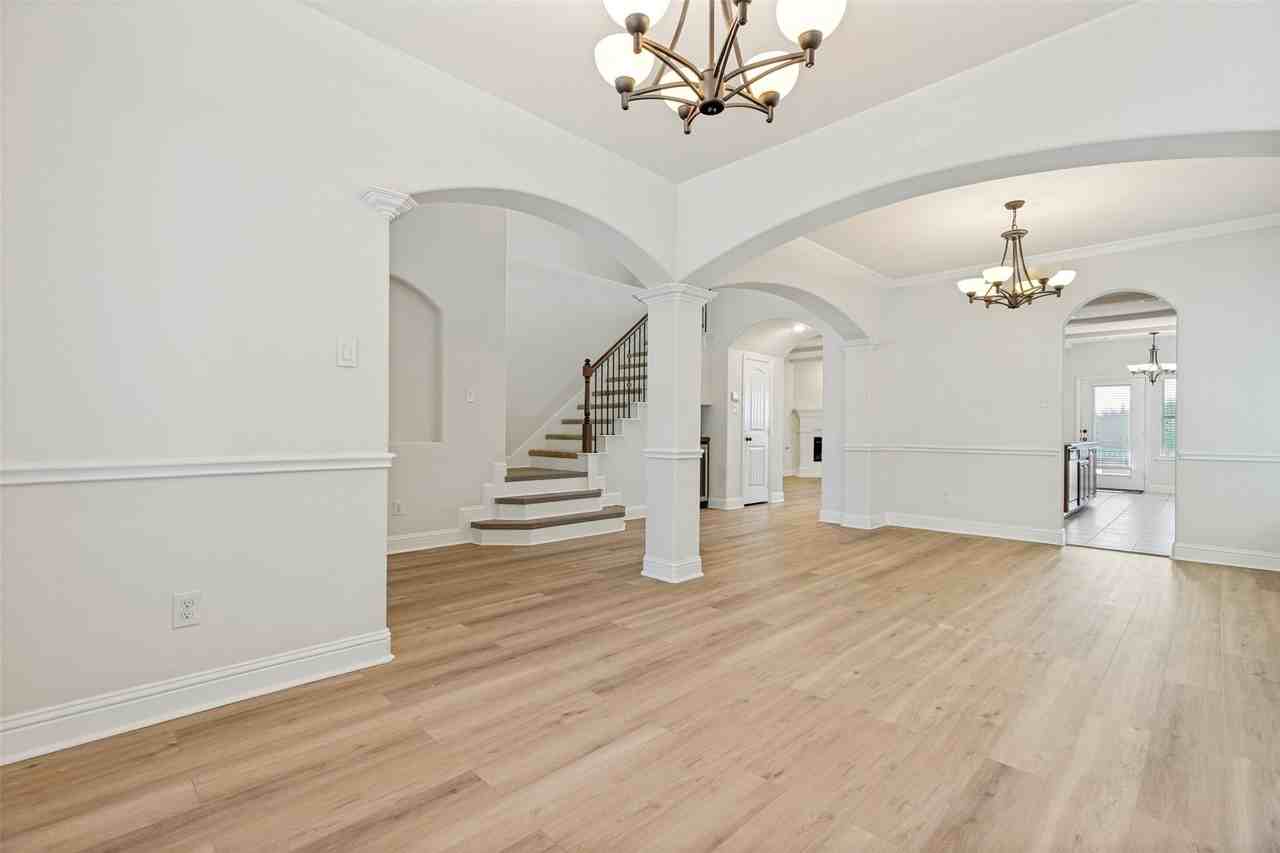 1100 Brendan Dr - Photo 7 of 37