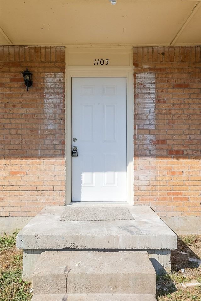 5055 Ridglea Ln #1105 - Photo 2 of 11