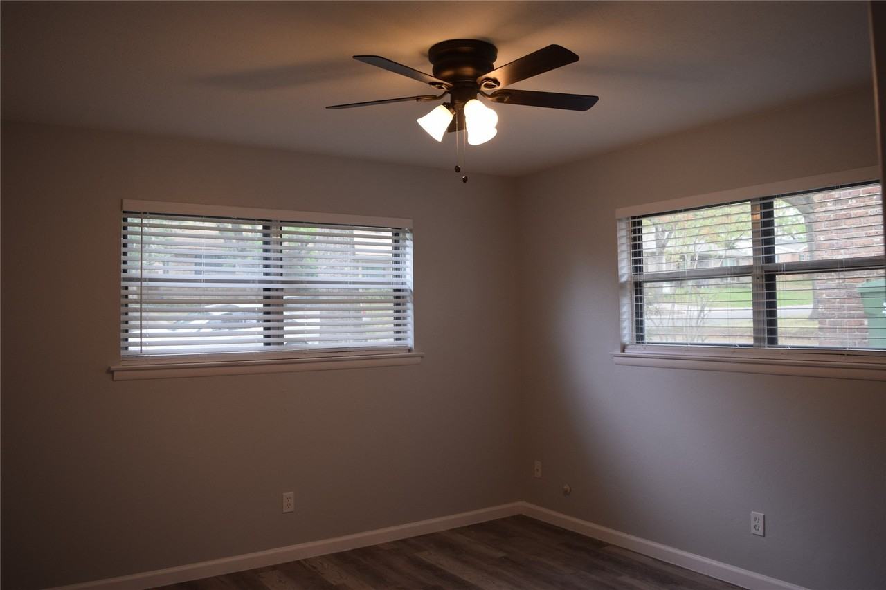 853 Joanna Dr - Photo 5 of 9