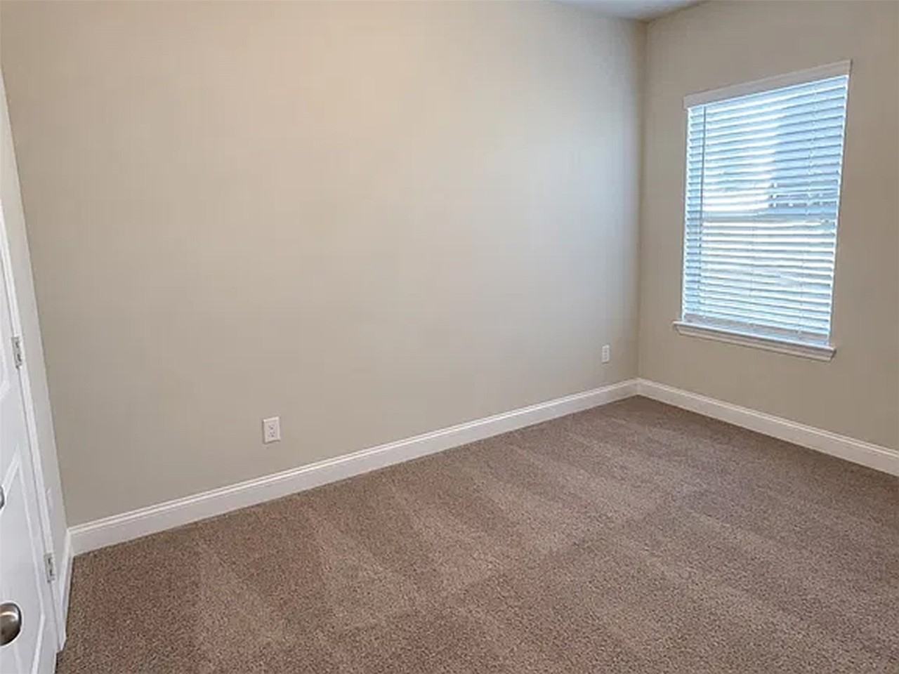 10631 Anna Island Dr - Photo 3 of 12