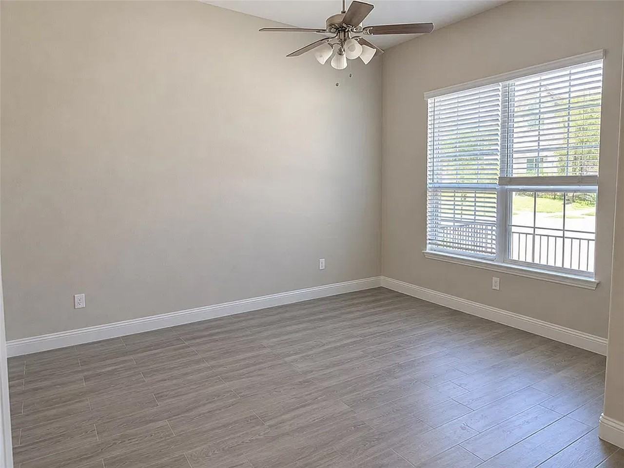 10631 Anna Island Dr - Photo 4 of 12