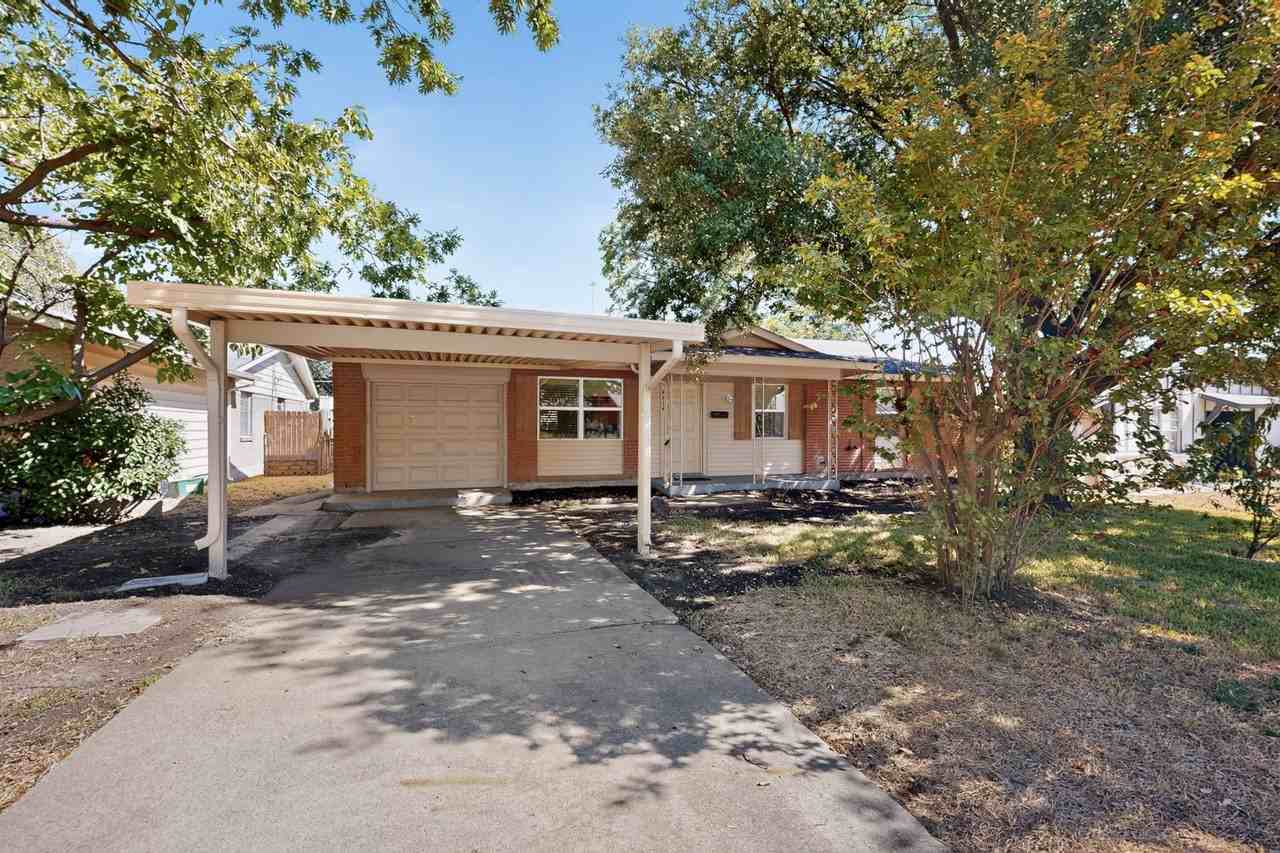 4414 Greenland Dr - Photo 2 of 35